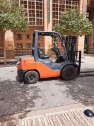رافعه شوكيه 2.5طن ـ forklift2.5 ton